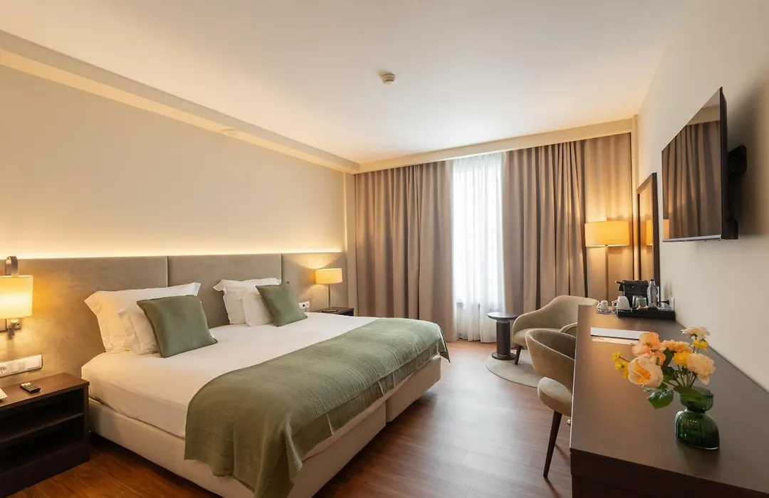 Hotel Premium Porto Maia-1